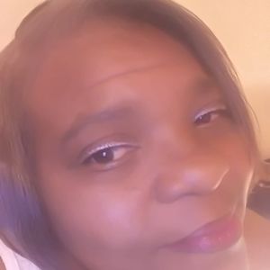 Meet your Posher, Romona